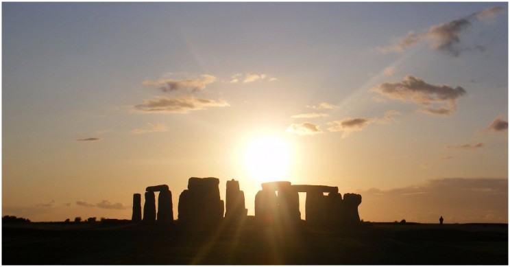 stonehenge sunrise